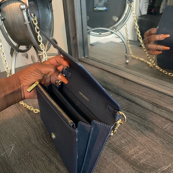 Tory Burch hand bag , so cute and in new condition. I used it only once. - Picture 5 of 8